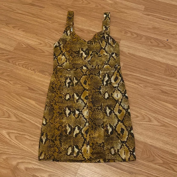 Size small dress from ZARA - Picture 2 of 6